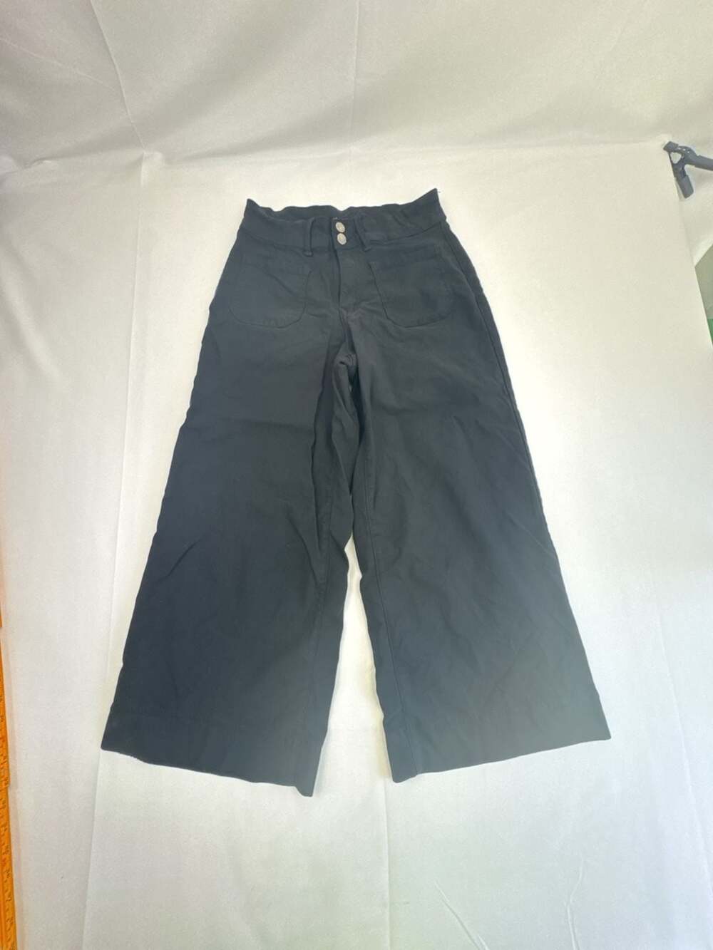 Indigo Poppy Women's Black Wide-Leg Cropped Pants